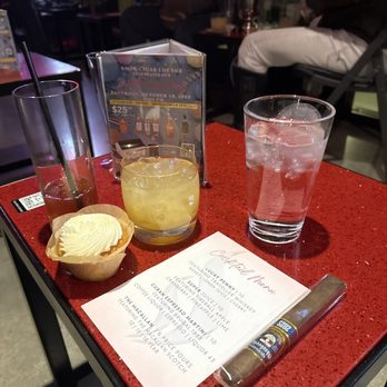 SMōK Cigar Lounge - Cigar Bars Near Me - Las Vegas, Nevada