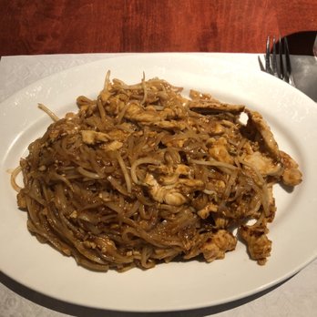 Royal Thai - Chicken pad thai - Thai Near Me - Dallas, Texas Royal Thai - Chicken pad thai - Thai Near Me - Dallas, Texas