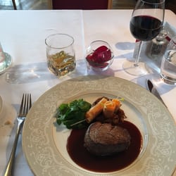 Château de la Tour - Beef fillet, requested medium, and got the perfect medium rare, as expected. Excellent!