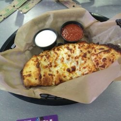 Chuck E. Cheese - Cheese bread