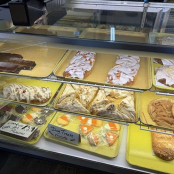 Federhofer's Bakery - Pastries - Bakeries Near Me - Affton, Missouri