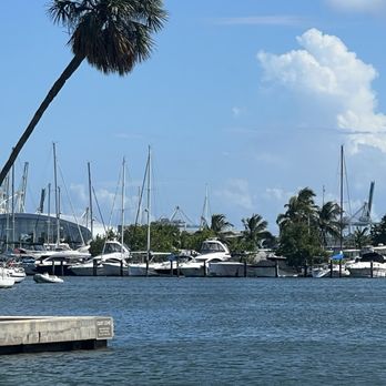 Venetian Causeway Park - Parks Near Me - Miami Beach, Florida Venetian Causeway Park - Parks Near Me - Miami Beach, Florida