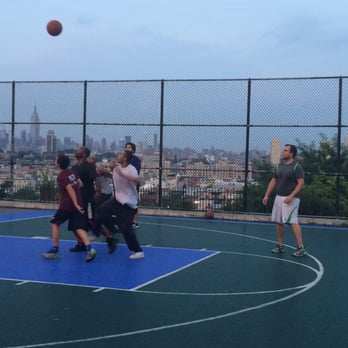 Riverview-Fisk Park - A pick up game in The 307 aka The Heights. - Parks Near Me - Jersey City, New Jersey