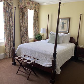 Planters Inn - Room - Hotels Near Me - Savannah, Georgia