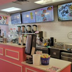 ViVi Bubble Tea - Pickup counter