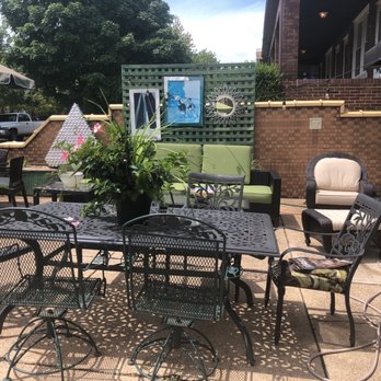 Kevin's Place - Outdoor Patio - Sandwiches Near Me - Saint Louis, Missouri
