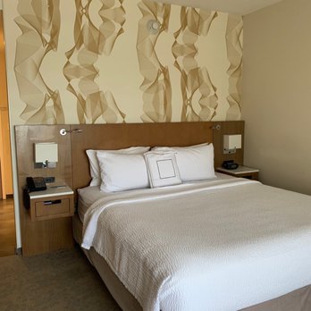 Courtyard by Marriott Sunnyvale Silicon Valley - Queen bed - Hotels Near Me - Sunnyvale, California