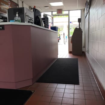 Spotless Auto Laundries - Waiting room - Car Wash Near Me - Hackensack, New Jersey
