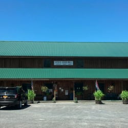 Dyn's Cider Mill - Front of Dyn's Cider Mill