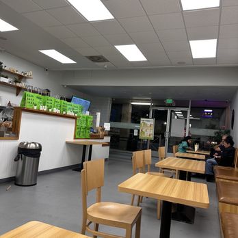 Fourtea - Seating area - Coffee & Tea Near Me - Orange, California