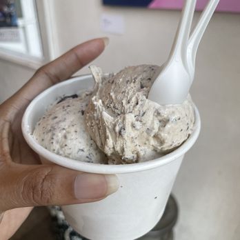 à la minute - Espresso Chip, Large - Ice Cream & Frozen Yogurt Near Me - Redlands, California