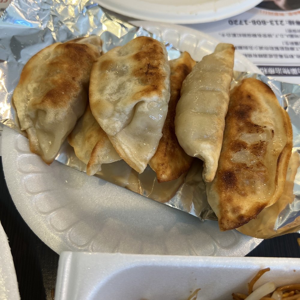 E&J Yummy Kitchen - 煎餃 - Cantonese Near Me - Monterey Park, California E&J Yummy Kitchen - 煎餃 - Cantonese Near Me - Monterey Park, California
