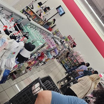 Burlington - Look at this long line and only 1 person working the register - Department Stores Near Me - North Hollywood, California Burlington - Look at this long line and only 1 person working the register - Department Stores Near Me - North Hollywood, California