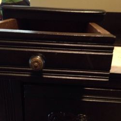 Abbey Ann's - Top drawer
