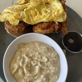 Braxton's Kitchen - Didn't like the gravy one bit. The chicken was under seasoned - Breakfast & Brunch Near Me - Camarillo, California