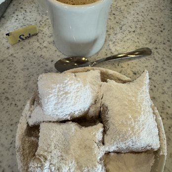 Cafe Du Monde - Beignets and cafe au lait - Coffee & Tea Near Me - Kenner, Louisiana