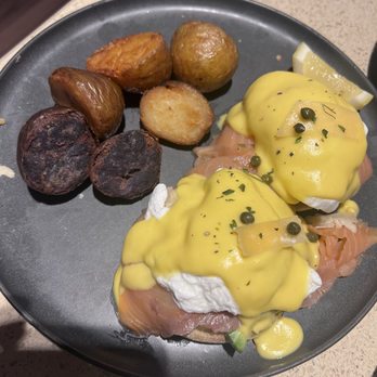 Khao Hom - Smoked Salmon Benedict - Thai Near Me - Hayward, California