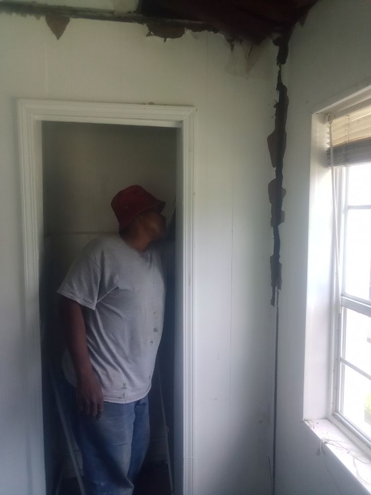 Slide of We Da Best Handyman & Roofing