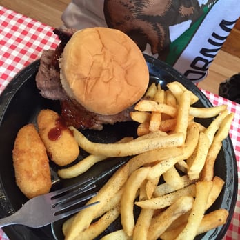 High Cotton BBQ - Brisket sandwich - Barbeque Near Me - Kitty Hawk, North Carolina