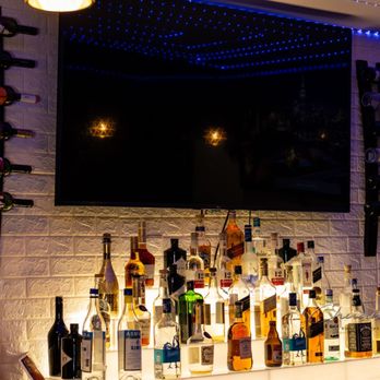 Futsum Modern Bar and Restaurant - Full-service bar - Ethiopian Near Me - Toronto, Ontario