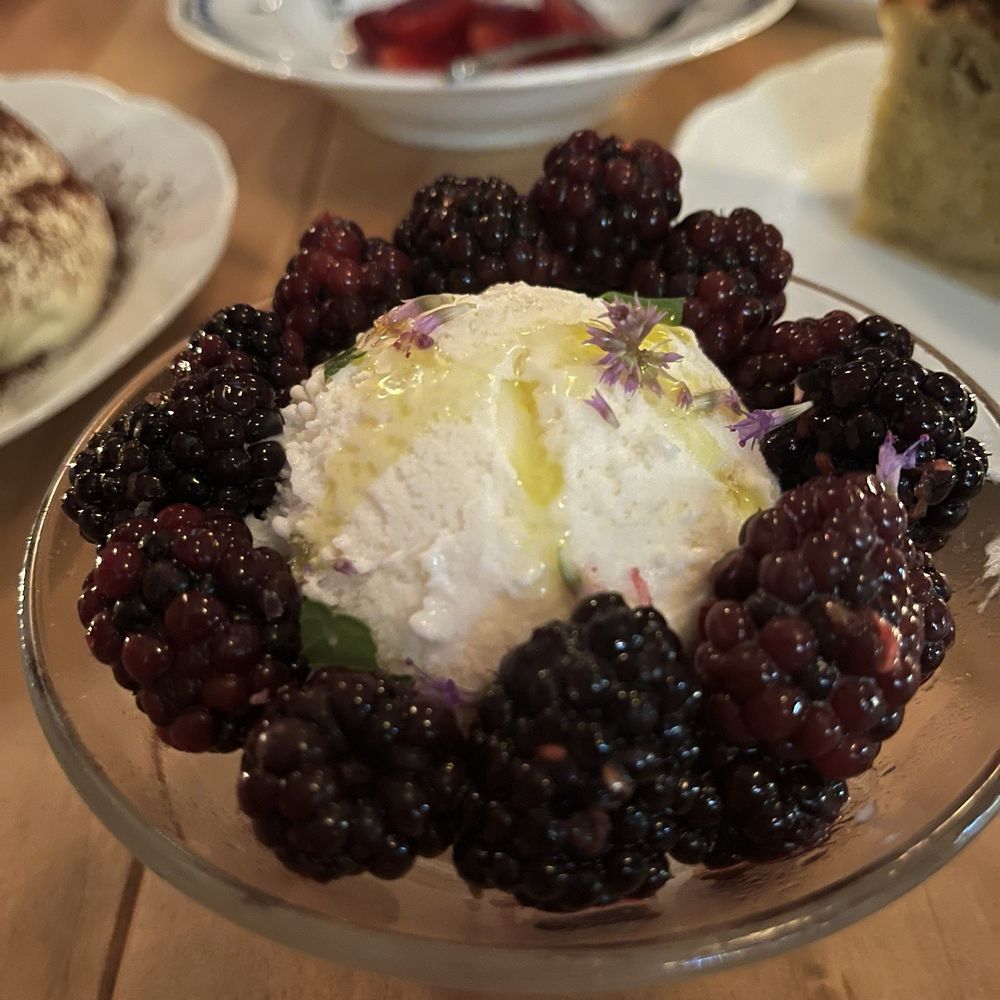 I Cavallini - Gelato and blackberries - Italian Near Me - Brooklyn, New York I Cavallini - Gelato and blackberries - Italian Near Me - Brooklyn, New York