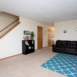 Imperial Pointe Apartment - Imperial Pointe Townhomes Living Room