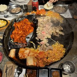 Honey Pig - Spicy Pork Belly Beef Brisket (Cha Dol Bae Gi)brisket
