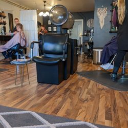 Grand Effex Salon - Busy at work!