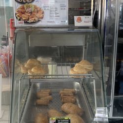 Lee's Sandwiches - More snacks