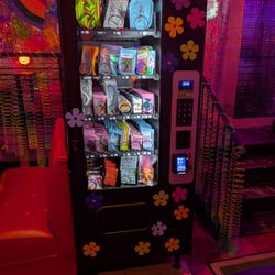 Hidden Gem - Y2k pop up