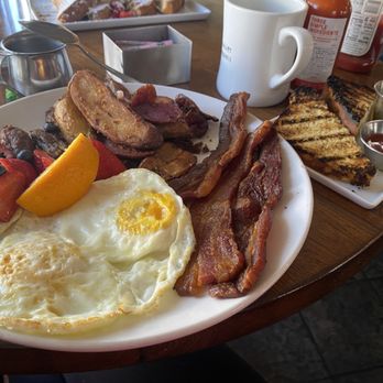 Scarlett Begonia - Two eggs brunch meal with bacon & gluten free toast - Breakfast & Brunch Near Me - Santa Barbara, California