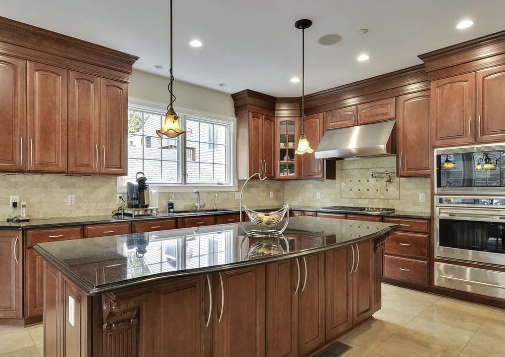 Slide of Metropolitan Home Services