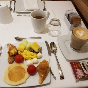 River Palace Hotel - Pancake was not good, but everything else was yummy...even the dull colored fruit - Hotels Near Me - Rome, RM