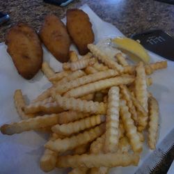 Celebrities Parkway Grill - Late night "healthy snack"...