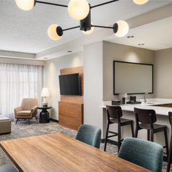 Embassy Suites by Hilton Lincoln - Guest room