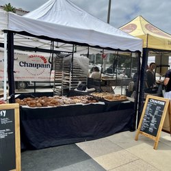 Manhattan Beach Farmers Market - Delicious croissants booth