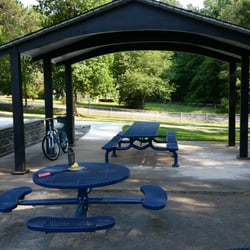 Lake Court Park