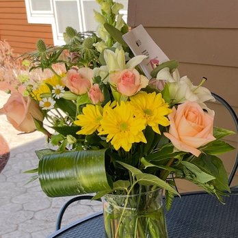Paradise Flowers - Designer's Choice for Mother's Day - Florists Near Me - Livingston, Montana Paradise Flowers - Designer's Choice for Mother's Day - Florists Near Me - Livingston, Montana