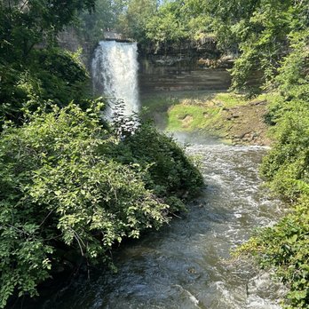 Minnehaha Park - The gushing falls! - Parks Near Me - Minneapolis, Minnesota Minnehaha Park - The gushing falls! - Parks Near Me - Minneapolis, Minnesota