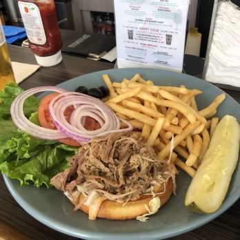 Splash Bar - Pulled Pork Sandwich - Asian Fusion Near Me - Honolulu, Hawaii