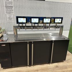Mile Hi Pickleball - Beer and wine station