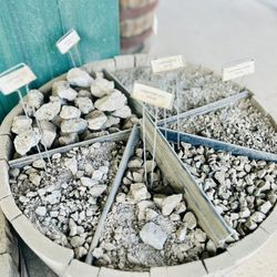 Buesching's Peat Moss & Mulch