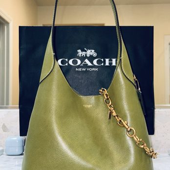 Coach - Finally decided on this beautiful green bag - Leather Goods Near Me - Costa Mesa, California