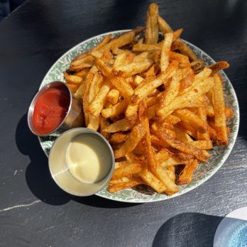 Columns - French fries - Hotels Near Me - New Orleans, Louisiana Columns - French fries - Hotels Near Me - New Orleans, Louisiana