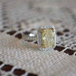 St John's Jewelers - Yellow diamond