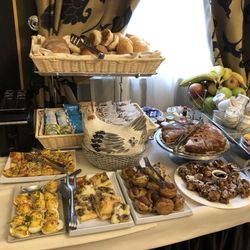 The Inn at The Roman Forum - Complementary breakfast