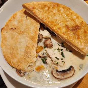 Silver Diner - Chicken pot pie with great flavor - Diners Near Me - Reston, Virginia Silver Diner - Chicken pot pie with great flavor - Diners Near Me - Reston, Virginia