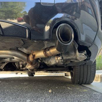 Go Luxury Auto Group - Detached under carriage and crappy welding job on exhaust pipe. - Used Car Dealers Near Me - Dallas, Texas Go Luxury Auto Group - Detached under carriage and crappy welding job on exhaust pipe. - Used Car Dealers Near Me - Dallas, Texas