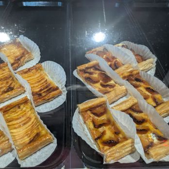 French Bakery Cafe - Patisserie/Cake Shop Near Me - Carlsbad, California