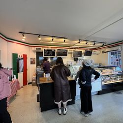 Pesto's La Panineria - Indoor